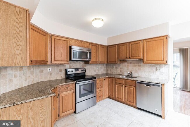 48 Stonehurst Ct