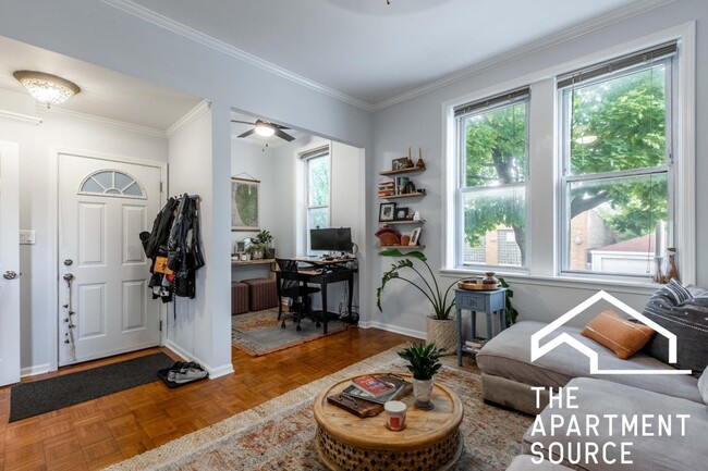 Photo - 2215 W Wellington Ave Unit 1F