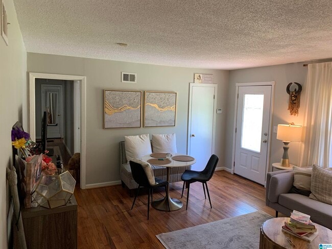 Photo - 410 32nd E Pl