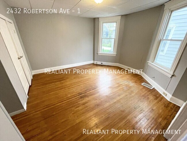 Photo - 2432 Robertson Ave Unit 1