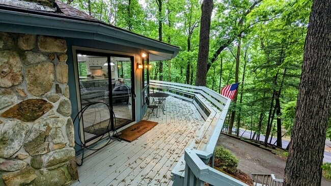 Photo - 828 Little Pine Mountain Rd