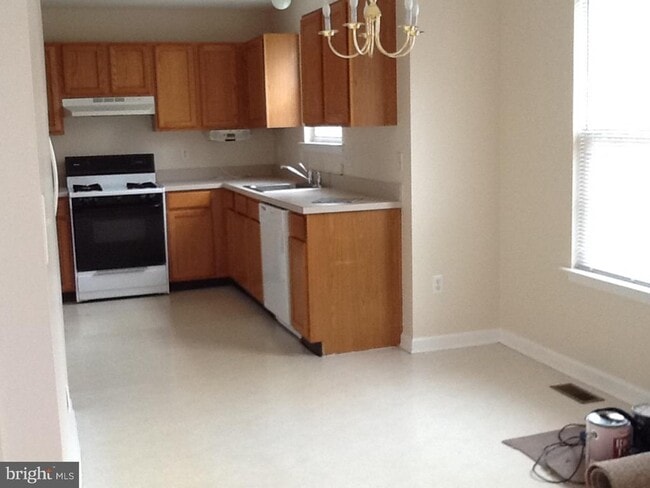 Photo - 69 Yellowwood Ct