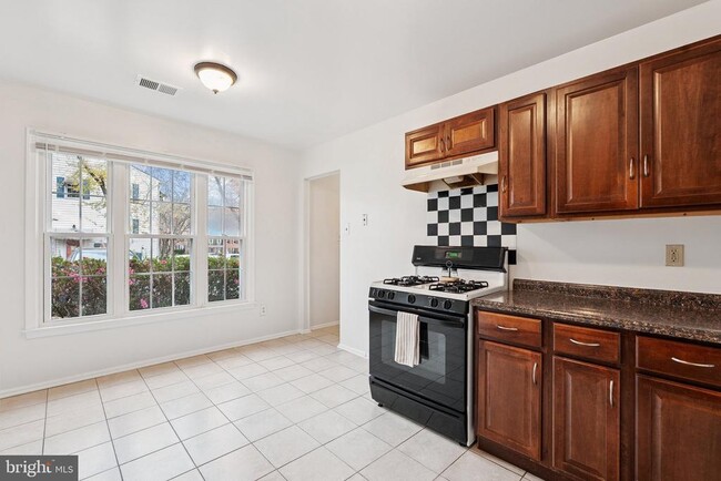 Photo - 5450 Lighthouse Ln