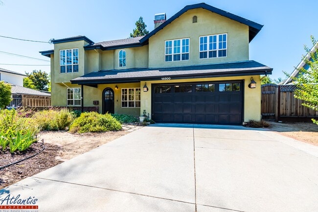 Building Photo - Stunning Cambrian Home | Desirable Neighborhood