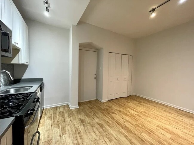 Photo - 2834 W Palmer St Unit 2834 West Palmer Street