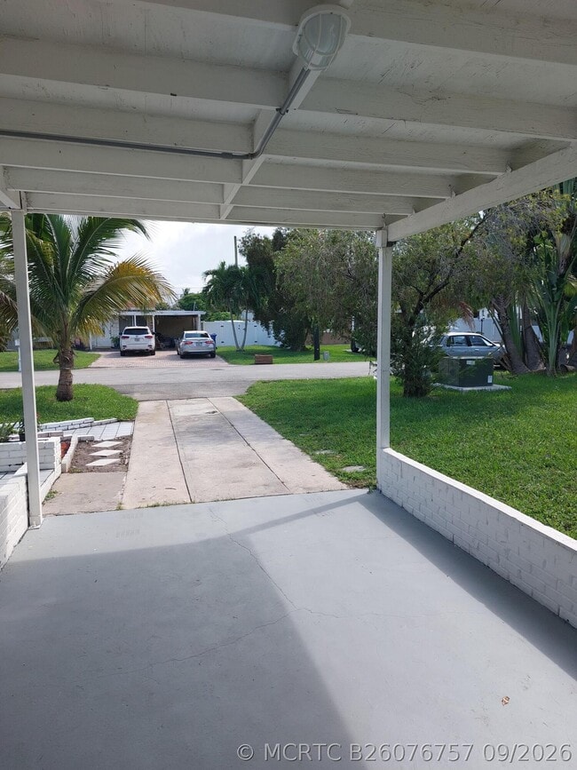 Photo - 1481 NE 27th St