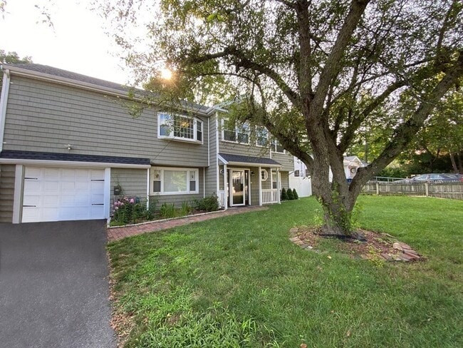 Photo - 34 Drinkwater Ave