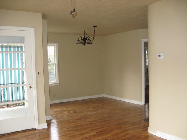 Photo - 1429 E Main St