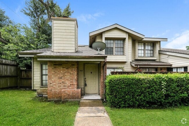 Building Photo - 200 Pecan Dr Unit 702 Rental
