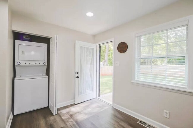 Photo - 2106 Longleaf Dr