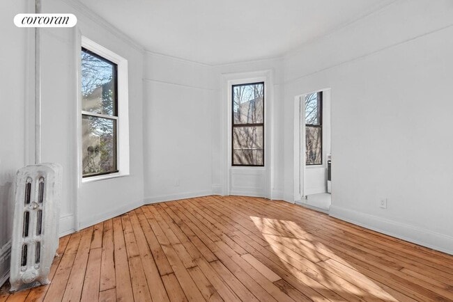 Photo - 370 Greene Ave