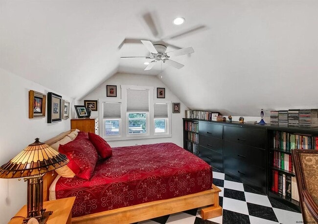 1537 Union St Unit 3