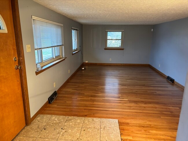 Photo - 3845 Round Bottom Rd