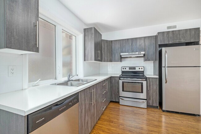 Photo - 344-368 Tillbury Av