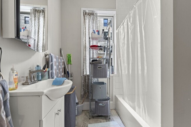 Photo - Gorgeous 1-bed/1-bath with Laundry in Unit!