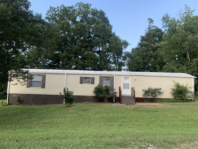 Building Photo - 1711 Roscoe Howey Rd