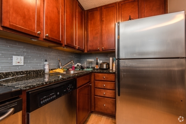 Building Photo - 350 W Belden Ave Unit 313 Rental