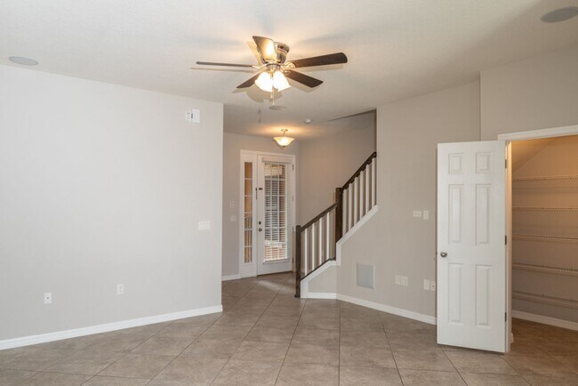 Photo - Charming 3-Bedroom Townhome in Classic Lak...