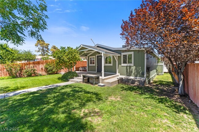Photo - 605 L Ave