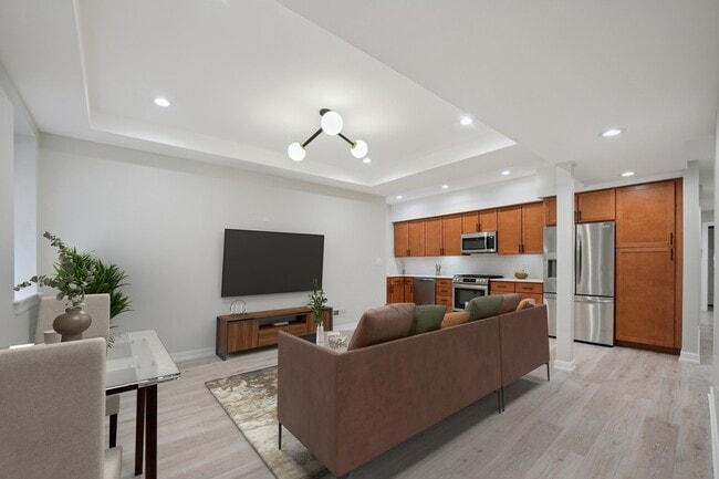 Photo - 1635 W Warren Blvd Unit 1