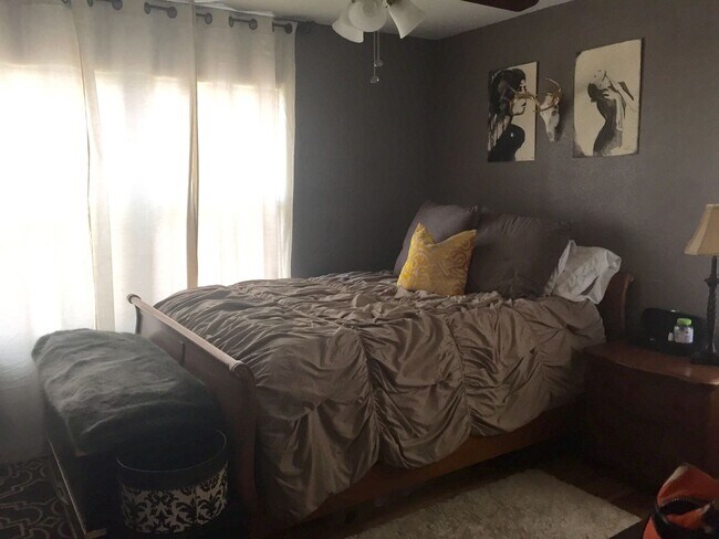 Photo - Pre leasing for fall 2026! 3/3 in Medical District!