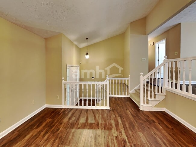 Photo - 251 Stewart Dr