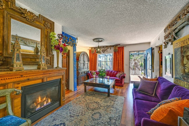 Photo - 695 E K St Unidad ID1304996P