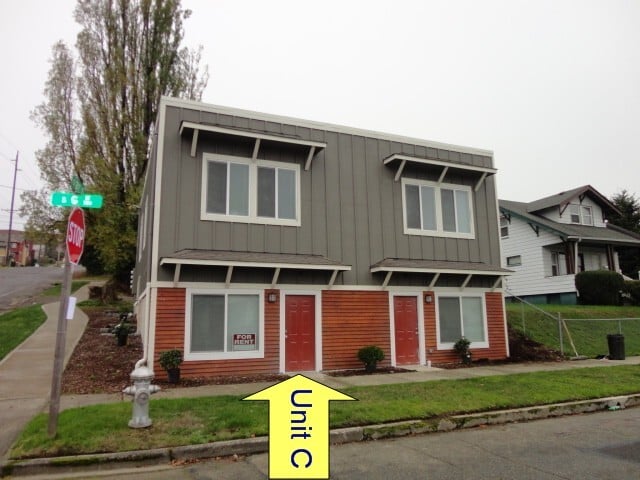 Building Photo - 1956 S G St Unit C Rental