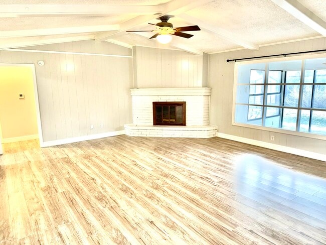 Photo - 5415 73rd St