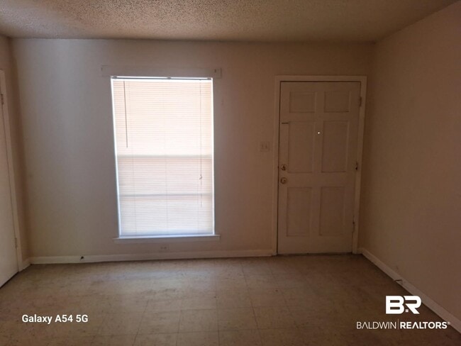 2211 Wolf Ridge Rd