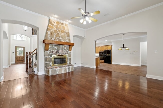 Photo - 1705 Coyote Rdg House