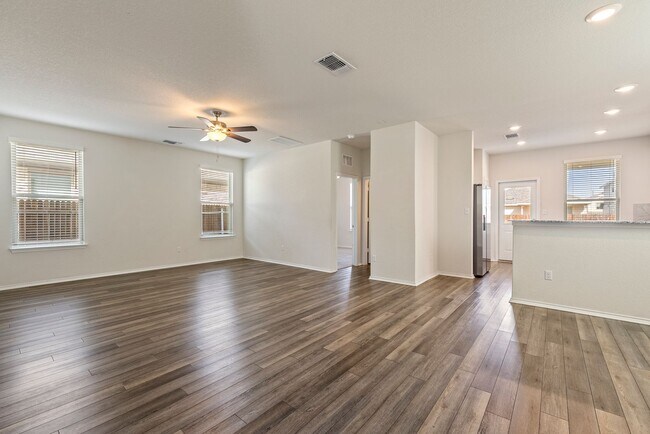 Photo - Beautiful 3 bedroom, 2.5  bathroom home in Liberty Hill!!!