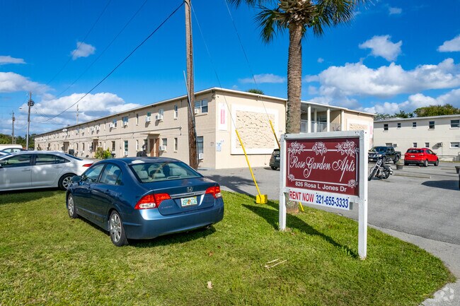 Photo - Rose Garden Apartments
