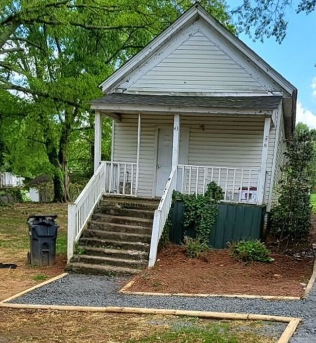 Renovated 1 BR 1 BA home in East Newnan - Renovated 1 BR 1 BA home in East Newnan