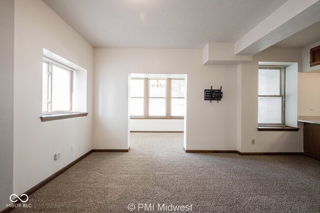 Photo - 3707 N Meridian St Unit 2b