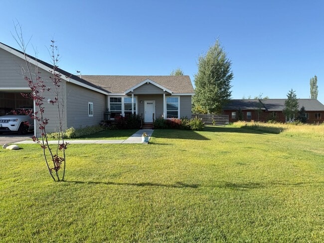 Photo - 911 Rachel Rd