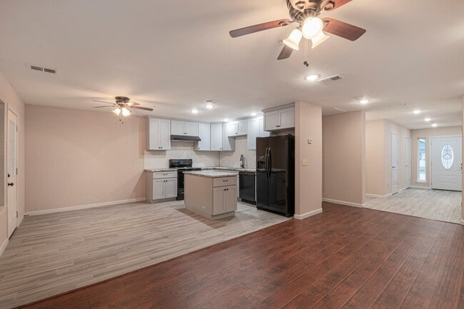 Photo - 22262 Adams St