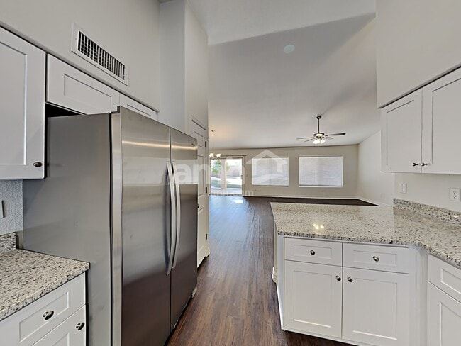 Photo - 5383 W Elgin St