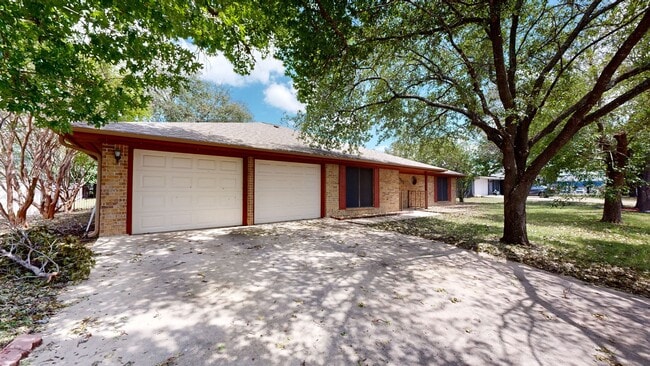Photo - 3 Bedroom vintage charmer in Harker Heights only $1695!