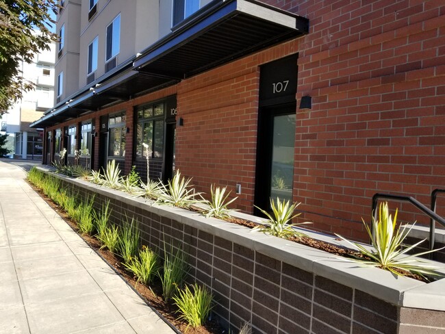 Exterior - Quincy Square Apartments