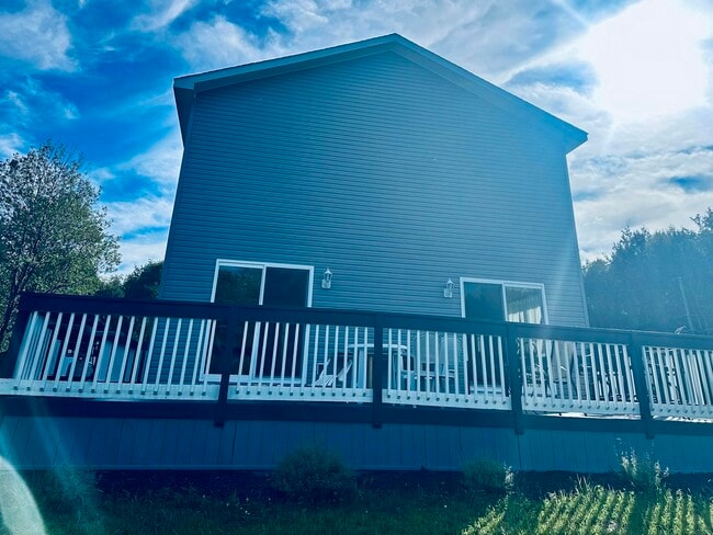 Building Photo - 228 Cranberry Dr Rental