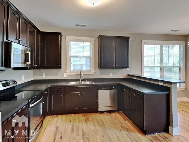 Photo - 185 Herring St