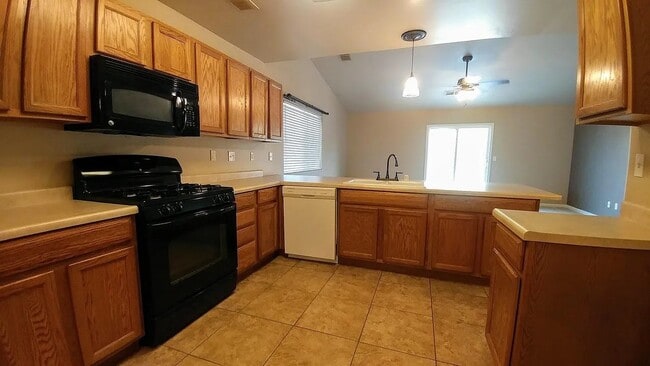 Photo - 4328 E Oak Ave