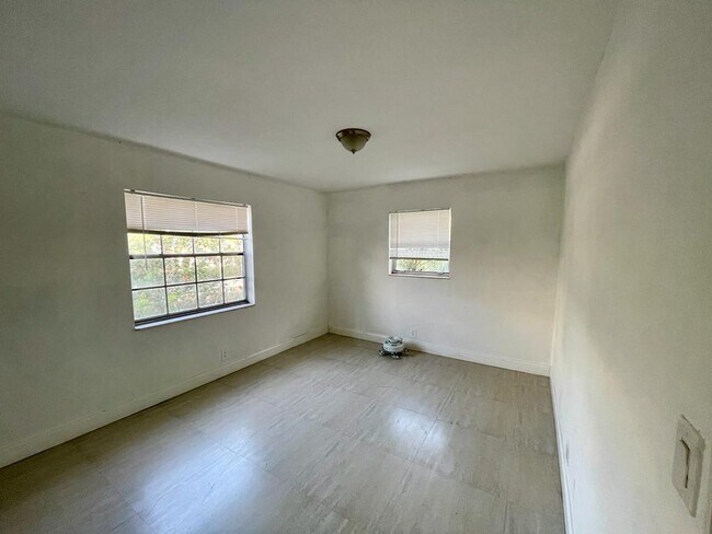 Photo - 607 NE 29th Dr Unit 38