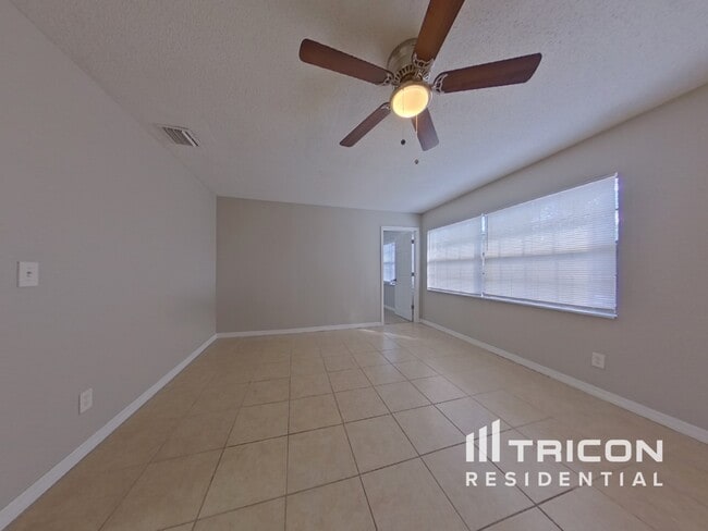 Photo - 1569 Lotus Path