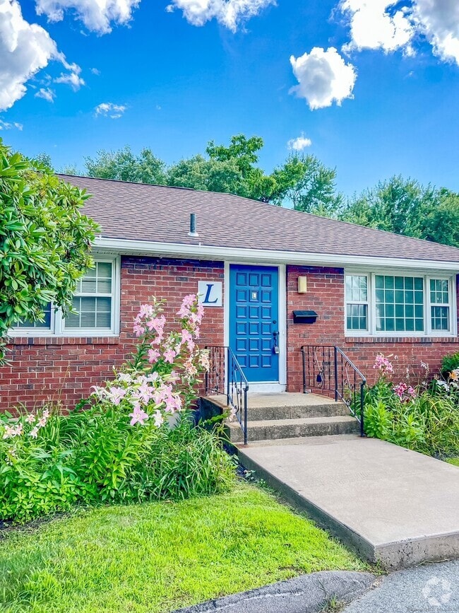 Building Photo - 4 Loveland Hill Rd Unit L Rental