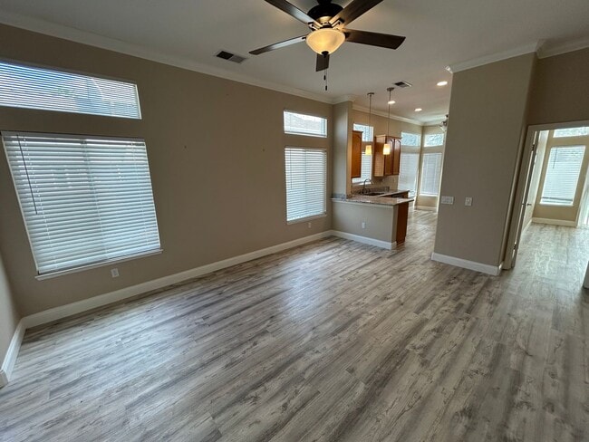 Photo - 460 Winesap Dr