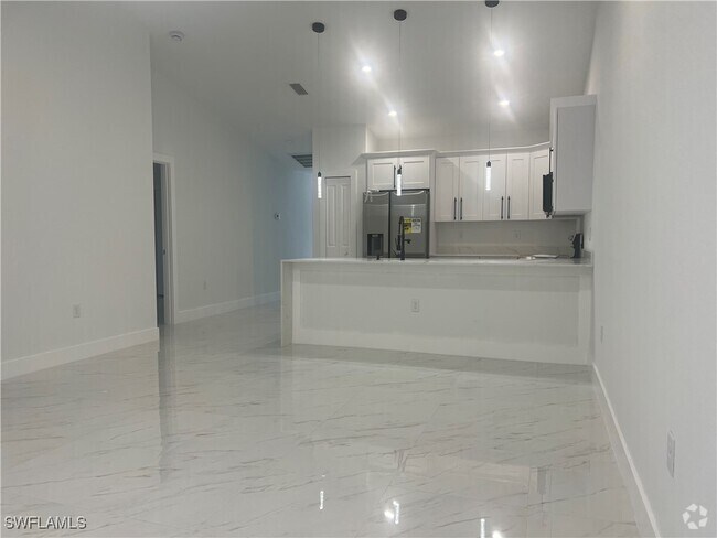 Building Photo - 2403 Dogwood Ave S Rental