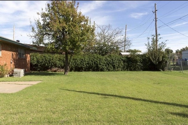 Photo - 3804 NW Ferris Ave