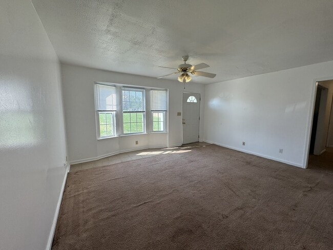 Photo - 518 Bruce Jenner Dr